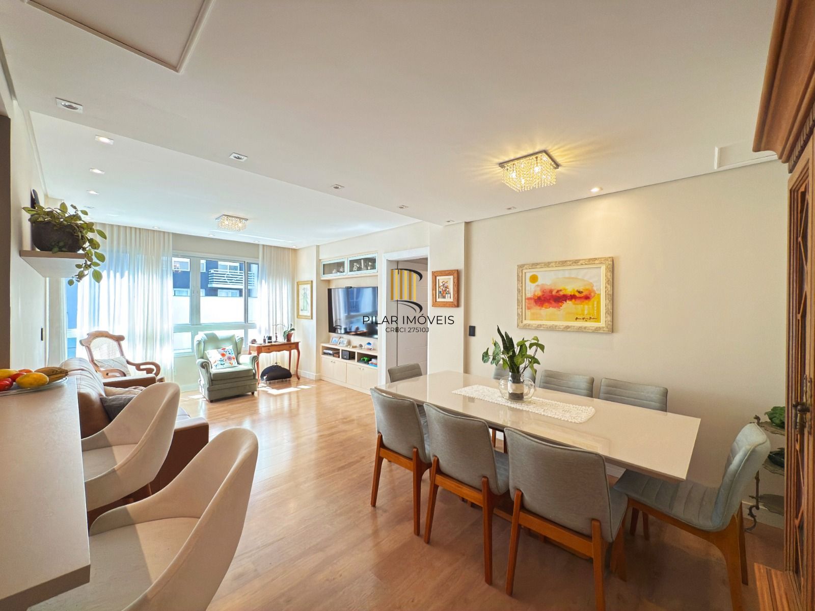 Excelente apartamento de 3 dormitórios, 1 suíte e 2 vagas de garagem.