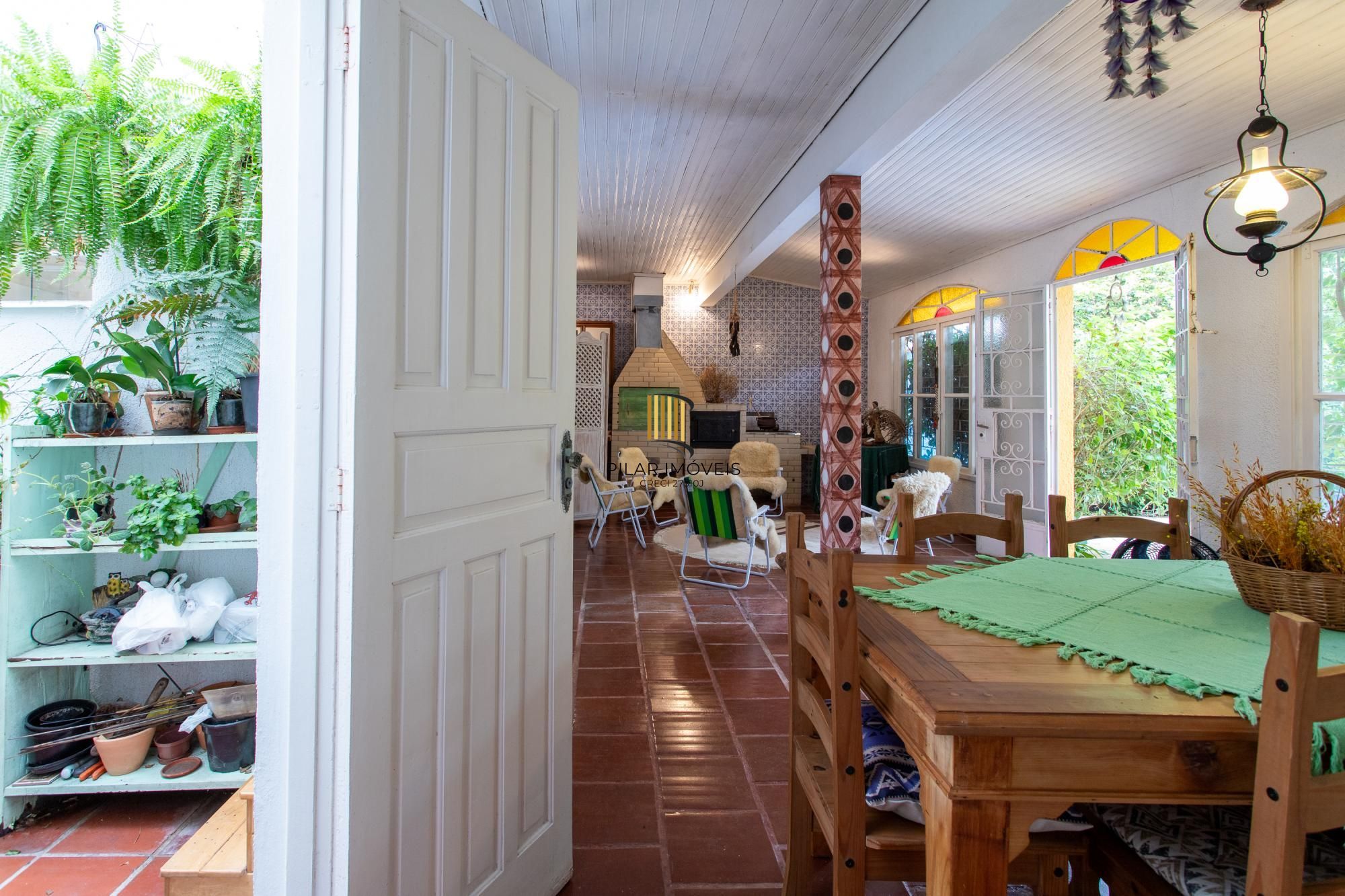 Casa 5 dormitórios no bairro Vila Assunção