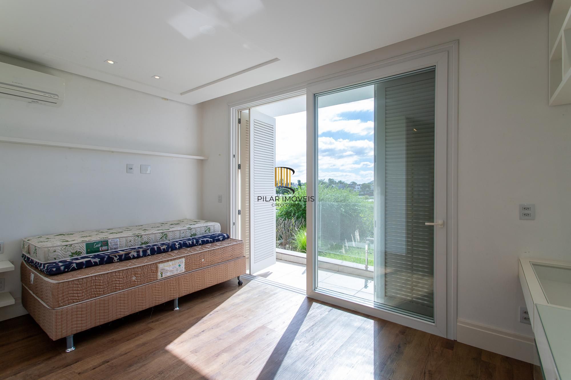 Casa de Condomínio 4 dormitórios no bairro Terraville