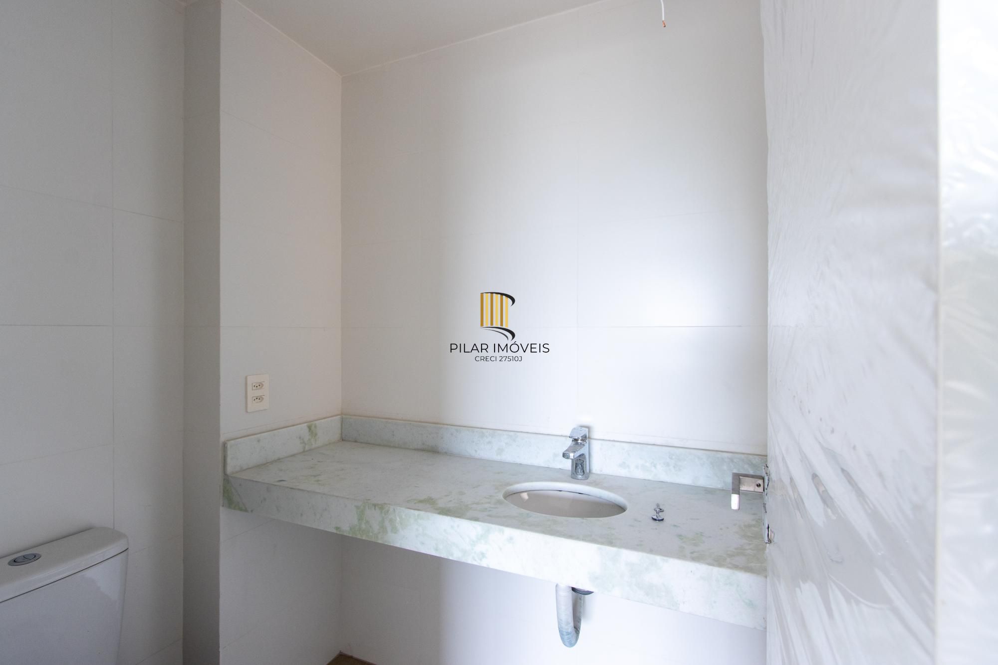Infra Completa 3 Dormitórios sendo 1 suíte 1 Banheiro social acesso para os dois quartos. churrasqueira e lareira.
