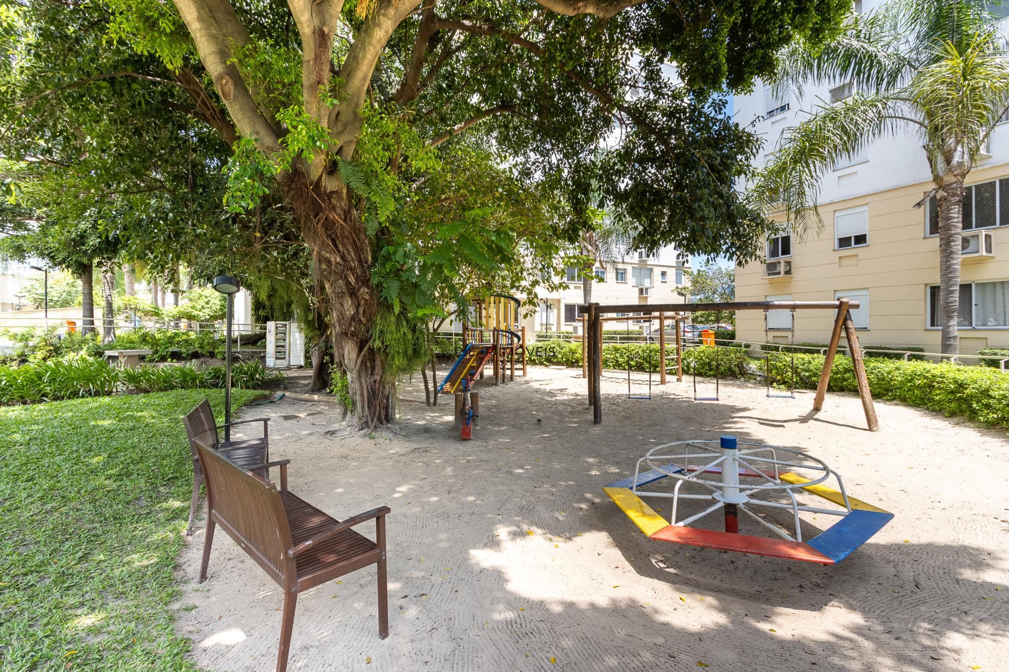 Apartamento 2 quartos, 1 vaga escritura, elevador - Bairro Cristal