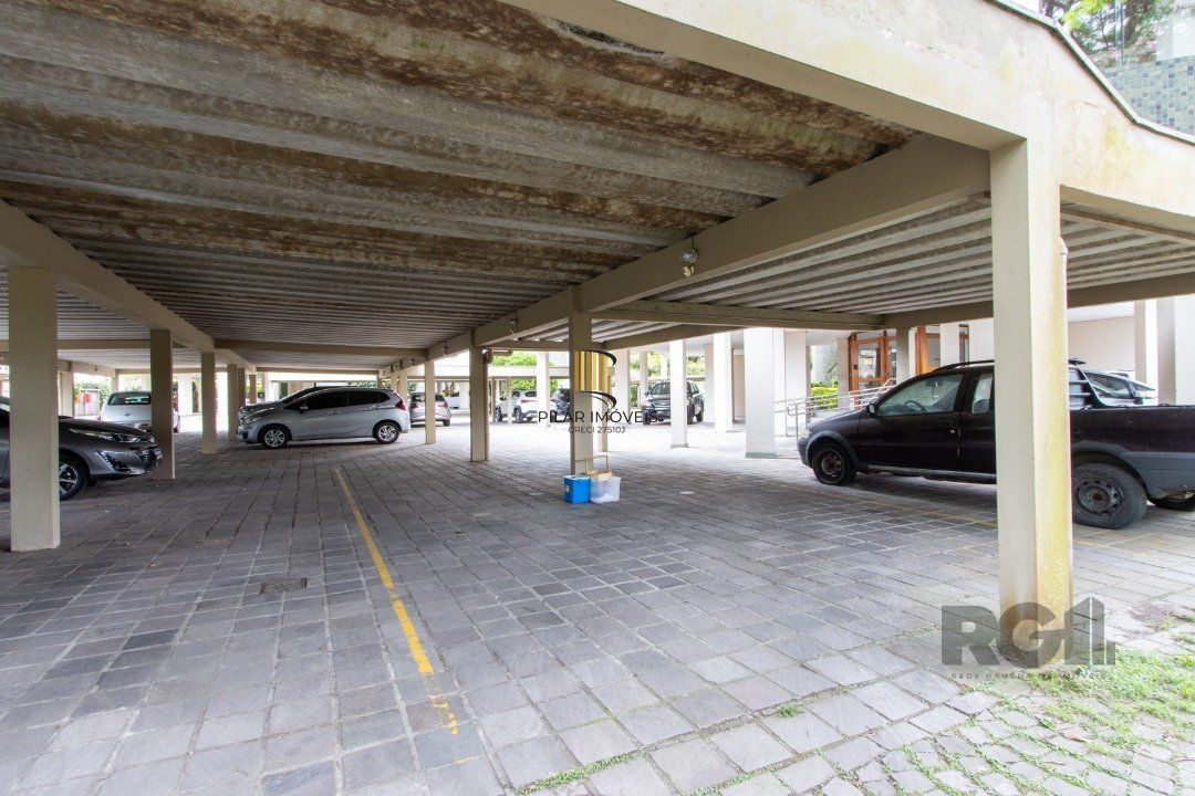Apartamento semi mobiliado de 3 quartos com suíte no bairro Tristeza junto ao Colégio Mãe de Deus
