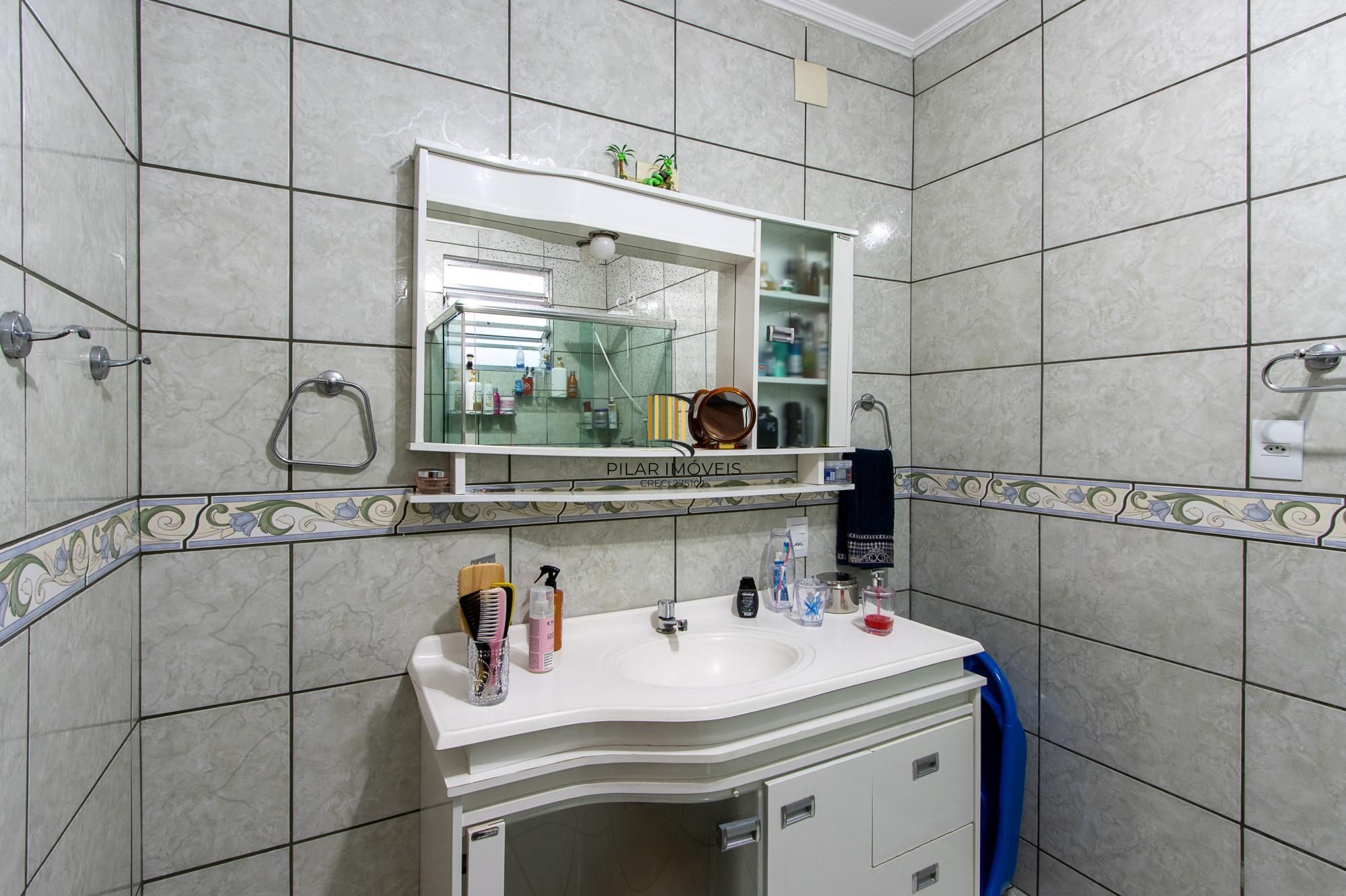 Apartamento de 2 dormitórios no bairro Medianeira.