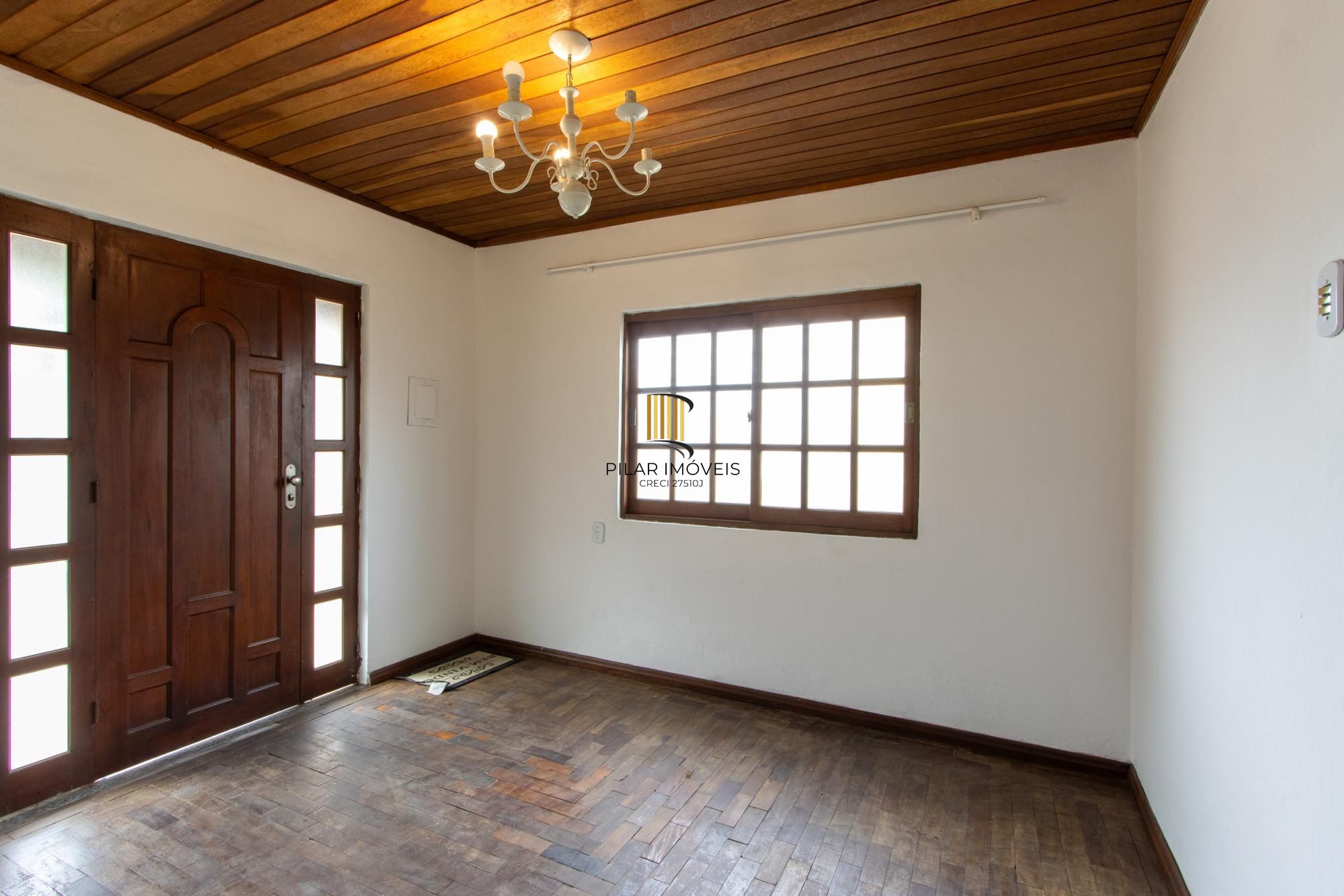 Casa para Venda - 235m², 2 dormitórios, 4 vagas - Cavalhada