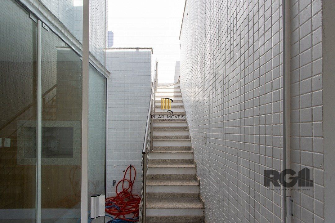 Cobertura alto padrão, no melhor bairro da Zona Sul de Porto Alegre, a Vila Assunção,  3 suítes