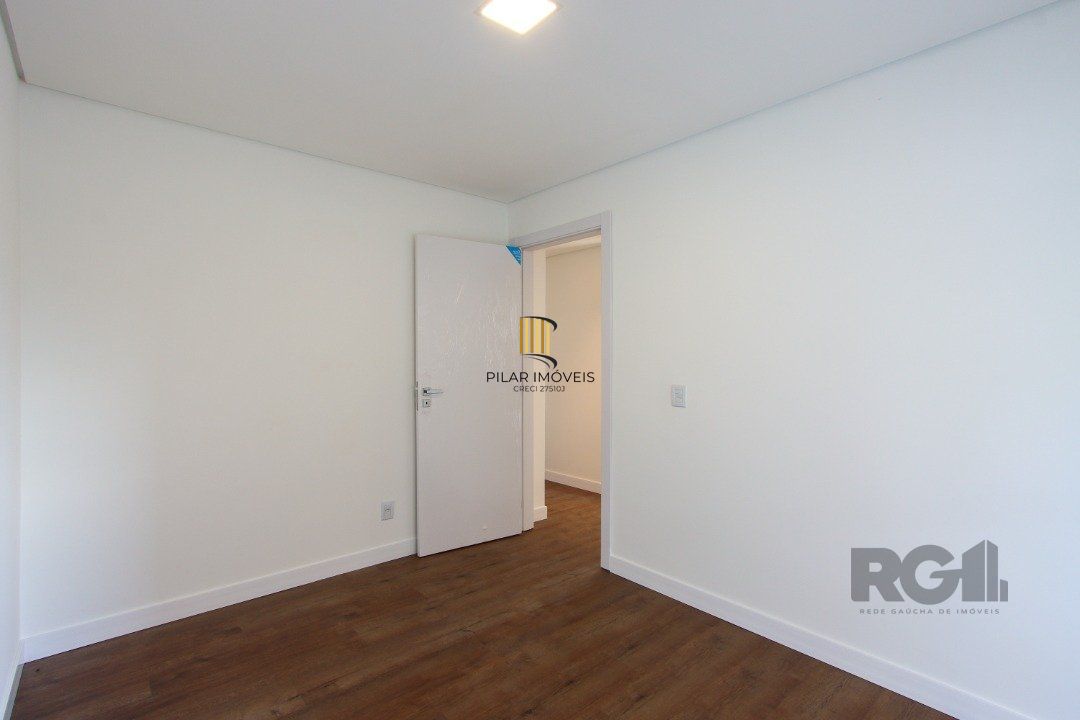 Apartamento em Porto Alegre no Bairro Petrópolis, de 2 quartos, GARDEN , semi mobiliado