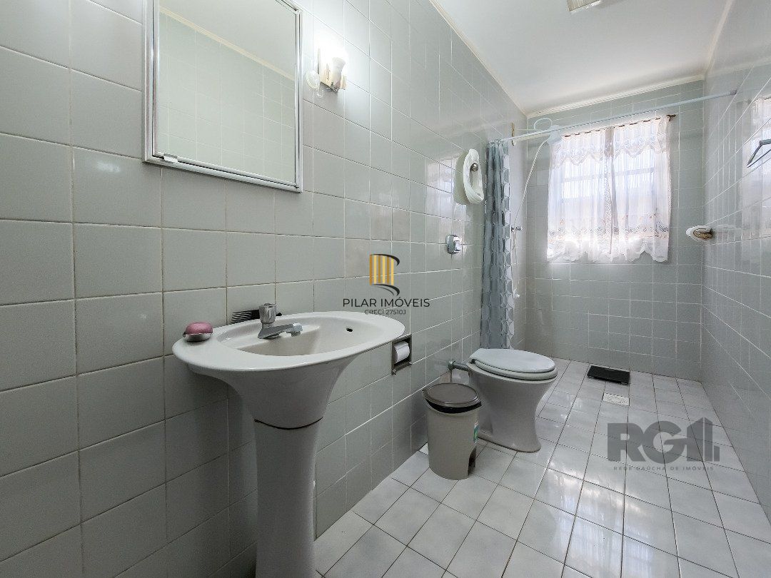 Casa 4 dormitórios no bairro Tristeza