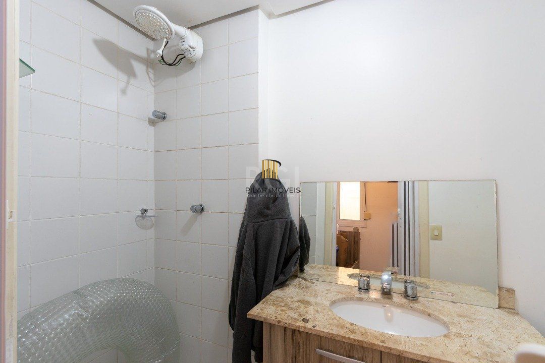 Casa Condominio para Venda - 245.29m², 3 dormitórios, sendo 1 suites, 2 vagas - Pedra Redonda