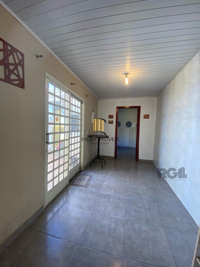 Casa 3 dormitórios no bairro Hípica