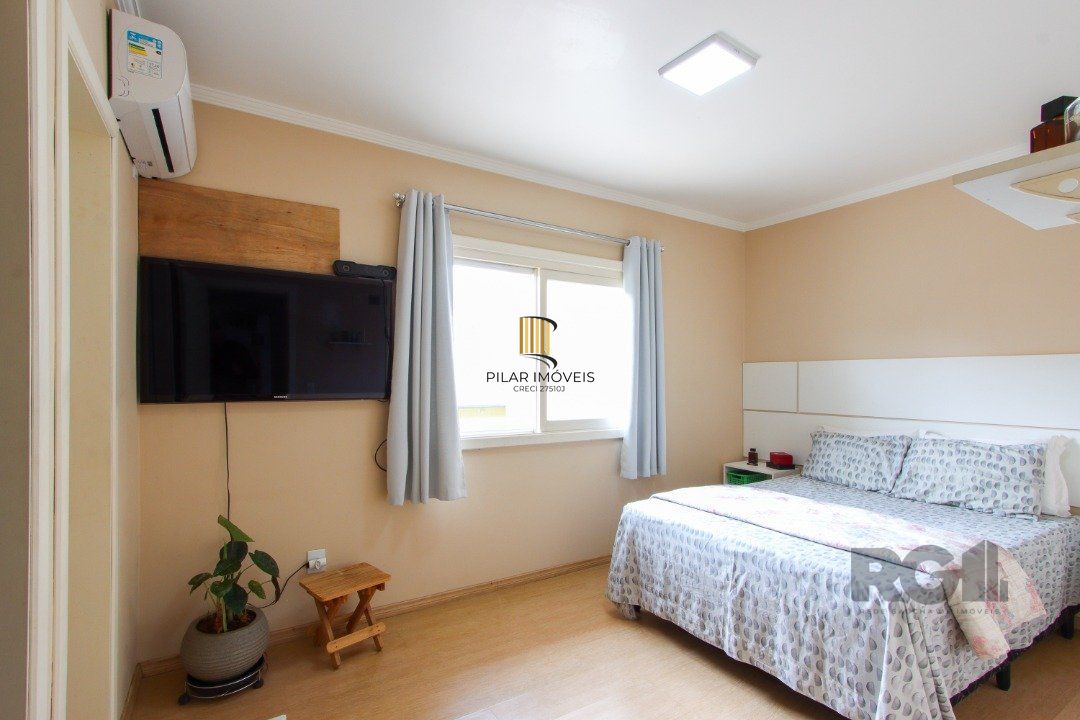 Casa 2 dormitórios no bairro Hípica