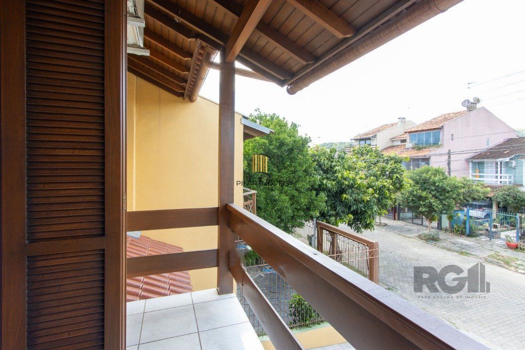 Casa com 3 dormitórios, sendo 1 suíte para venda  no bairro Hípica