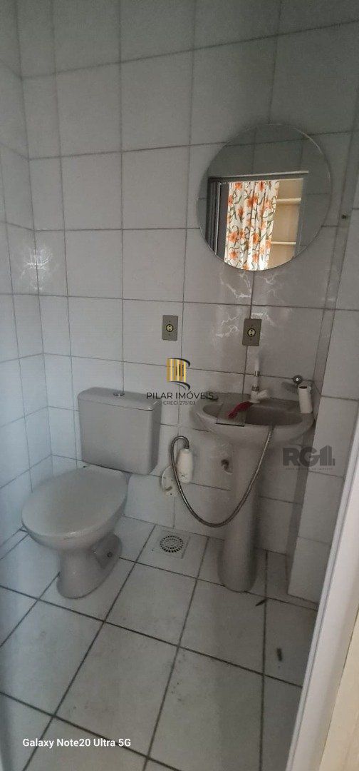 Casa com 2 dormitórios e 2 banheiros, área privativa de 100m²