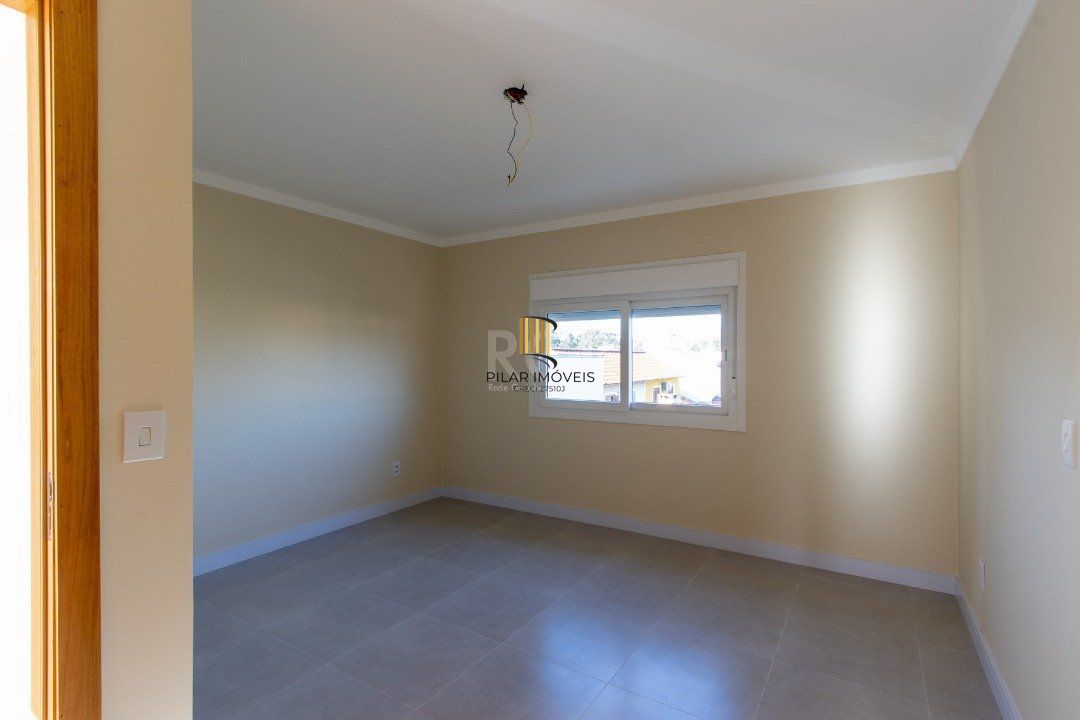 Casa 3 dormitórios no bairro Hípica
