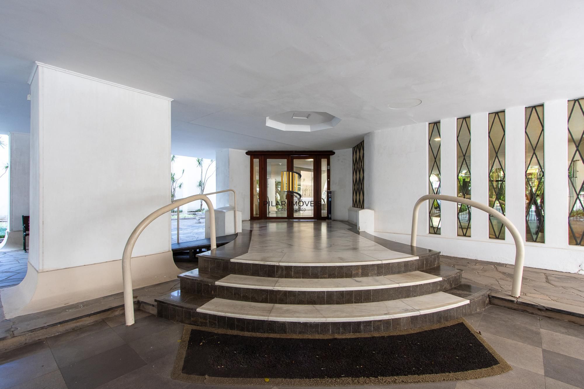 Apartamento 3 dormitorios com 168,65m2 privativos e uma vaga..