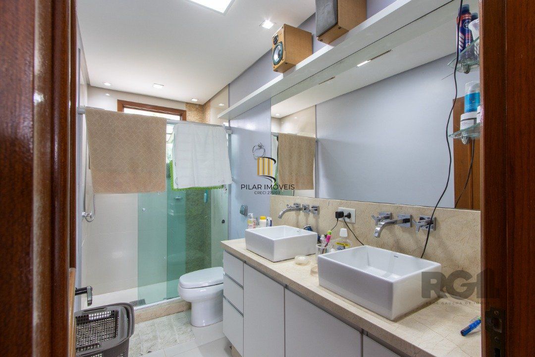 Casa para Venda - 440m², 3 dormitórios, sendo 1 suites, 2 vagas - Santa Tereza