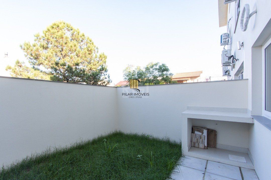 Casa 3 dormitórios no bairro Hípica