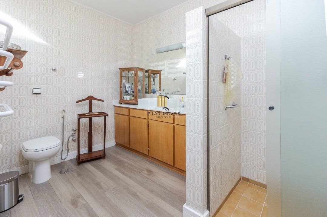 Casa em condomínio para Venda com 3 dormitórios, sendo 1 suites e 5 vagas no bairro Pedra Redonda