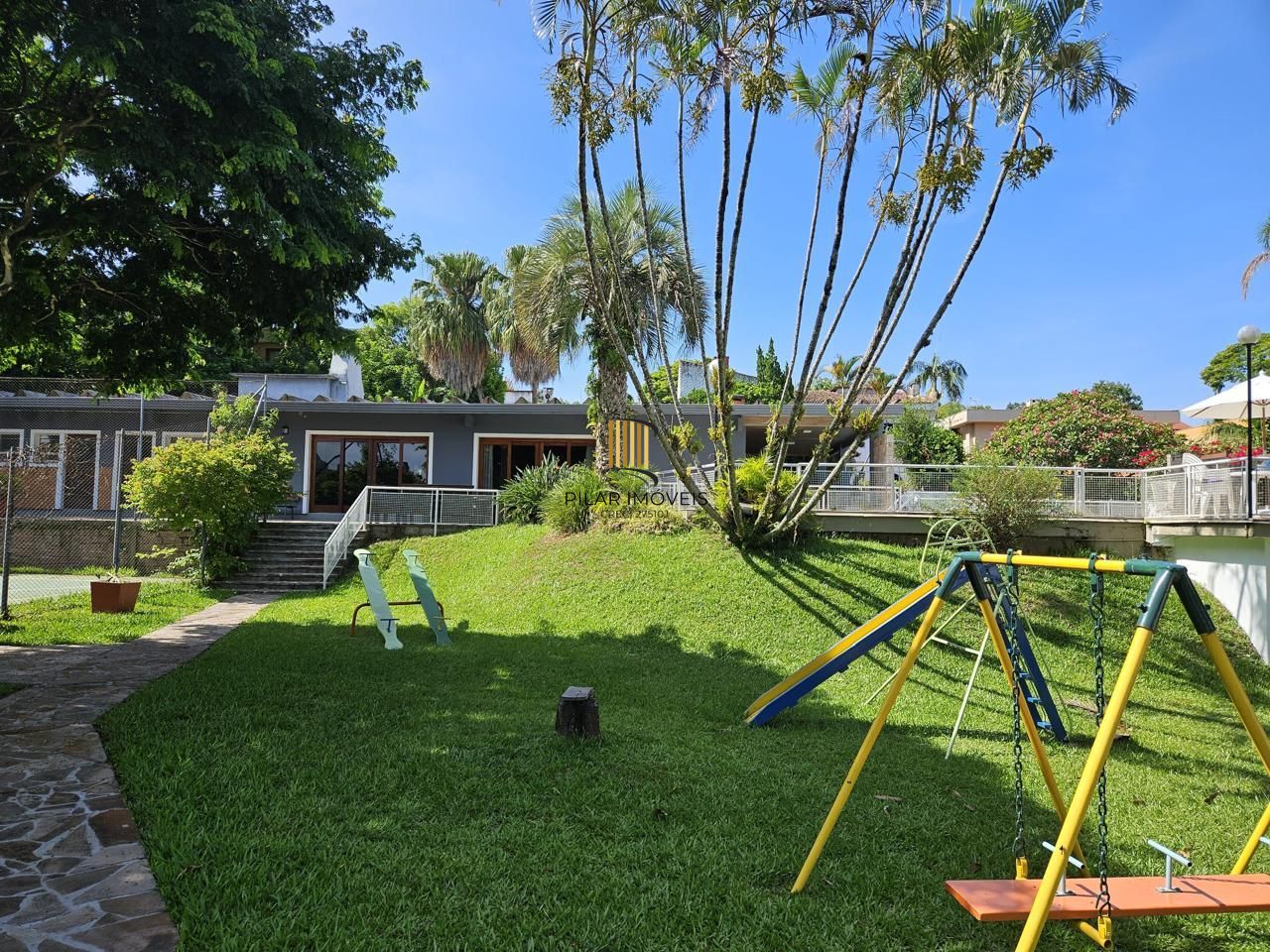 Casa em Condomínio, 03 dormitórios 04 Vagas, 229m²  na Tristeza, Porto Alegre, RS!!