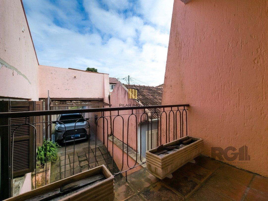 Casa 4 dormitórios no bairro Teresópolis