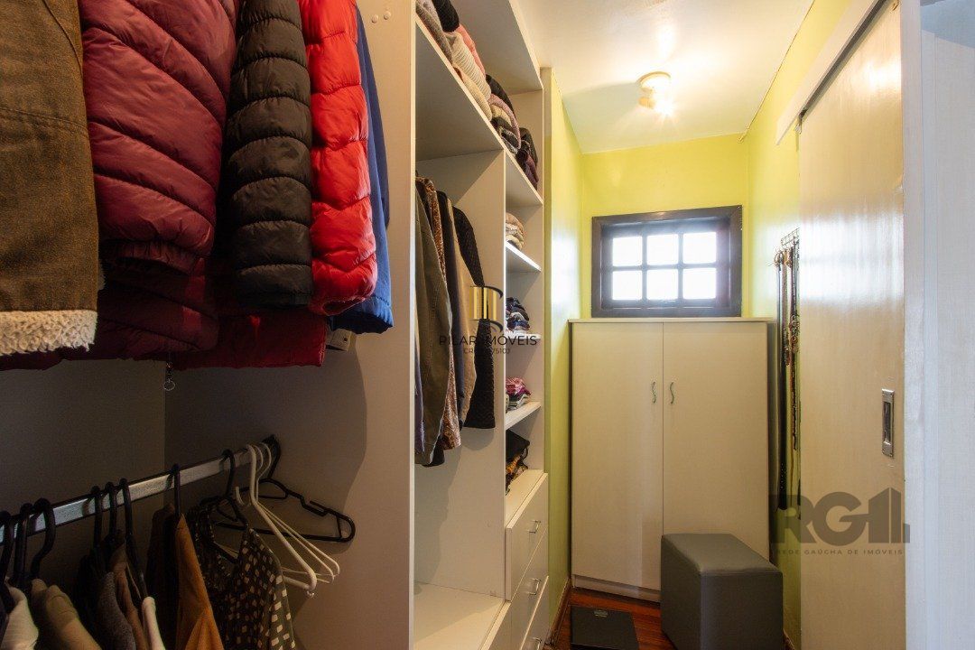 Casa 3 dormitórios no bairro Camaquã