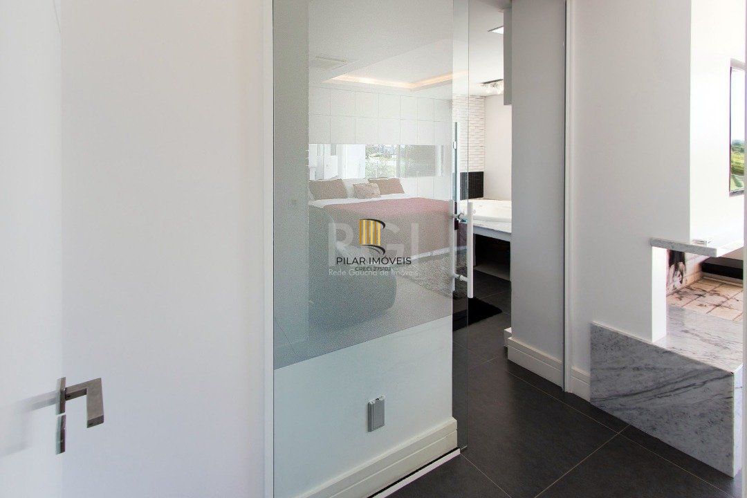 Casa Condominio para Venda - 707.4m², 6 dormitórios, sendo 6 suites, 4 vagas - Terra Ville