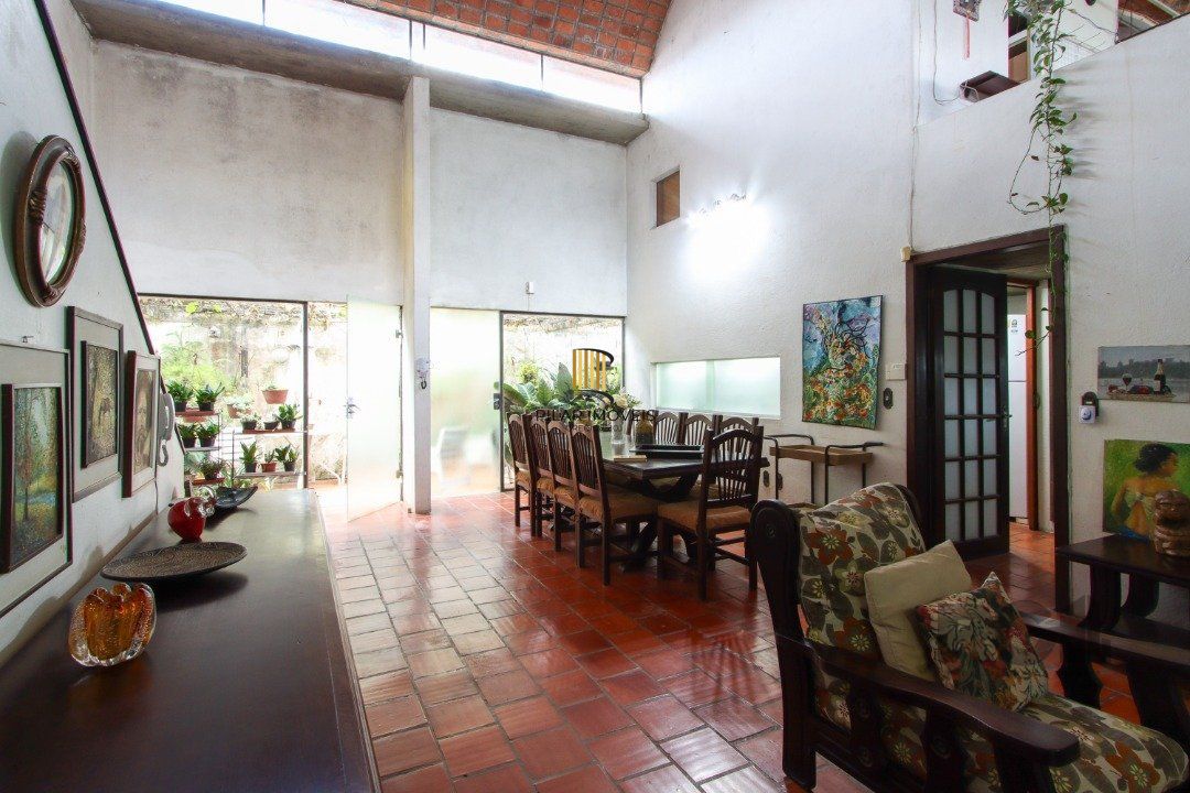 Casa para Venda - 393m², 4 dormitórios, sendo 2 suites, 4 vagas - Ipanema