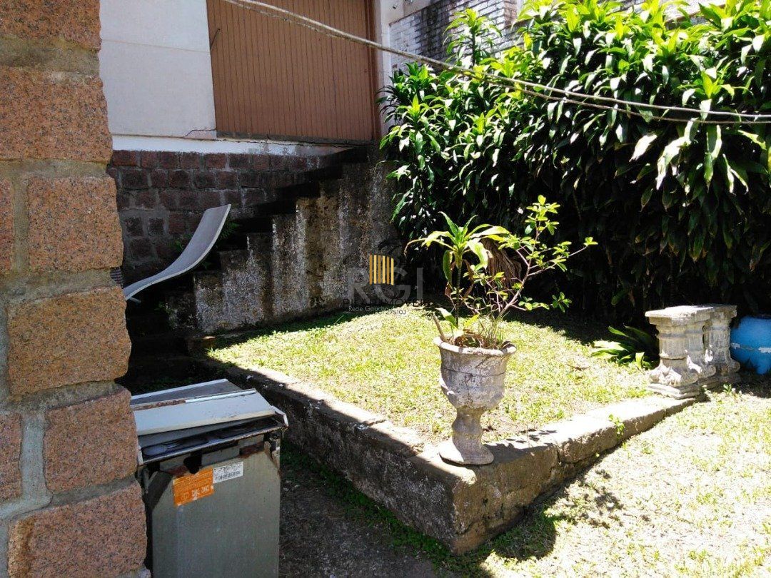 Casa para Venda - 400m², 7 dormitórios, sendo 1 suites, 2 vagas - Vila Assunção