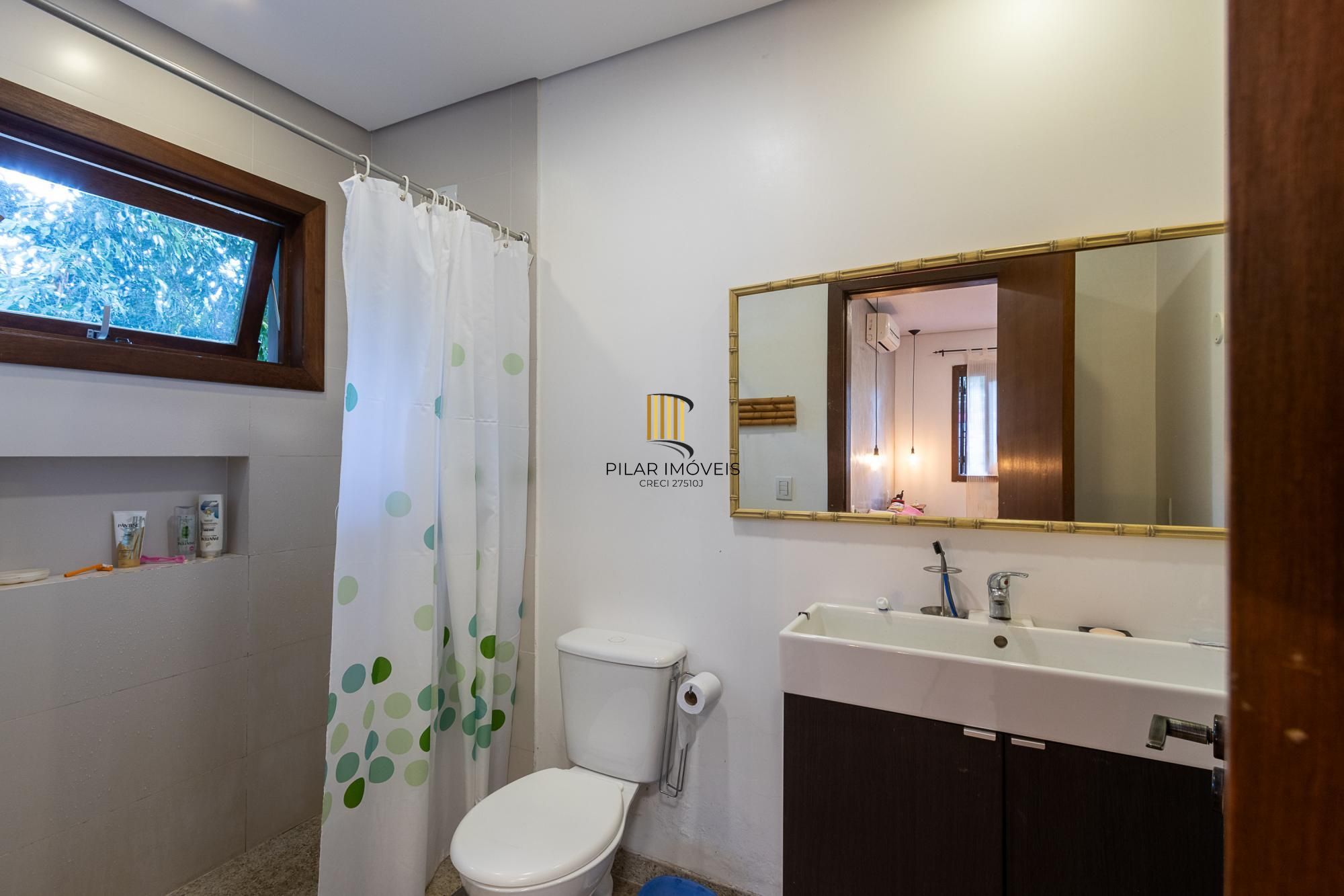 Casa com 6 quartos à venda  bairro Espírito Santo, Porto Alegre.