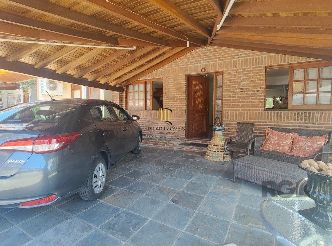 Casa de Condomínio 3 dormitórios no bairro Cavalhada