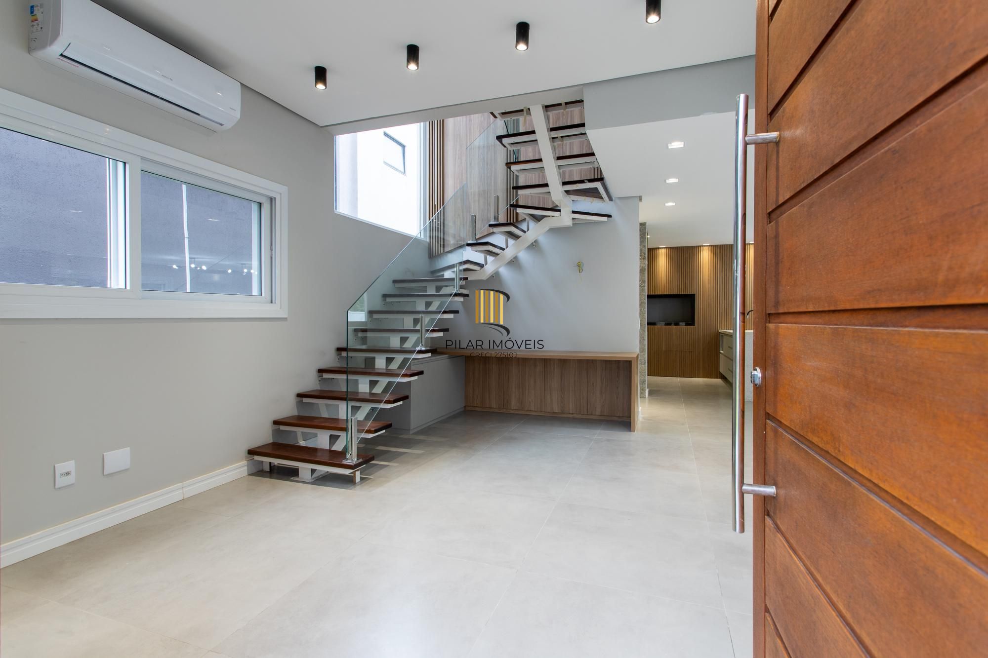 Casa Condominio para Venda - 300m², 3 dormitórios, sendo 3 suites, 2 vagas - Alphaville