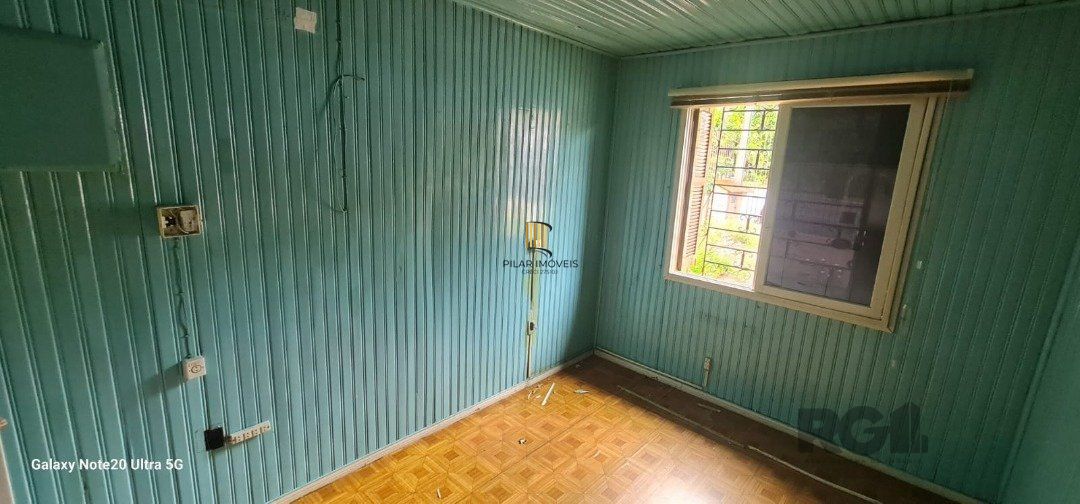 Casa com 2 dormitórios e 2 banheiros, área privativa de 100m²
