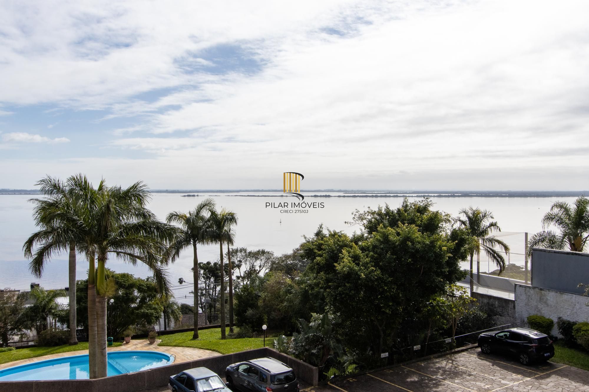 Casa com piscina Bairro Cristal