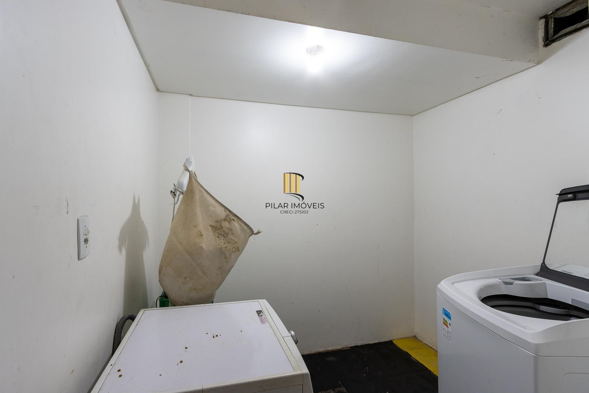 Apartamento frente à fundos, 3 dormitórios, 1 vaga escriturada - Centro Histórico