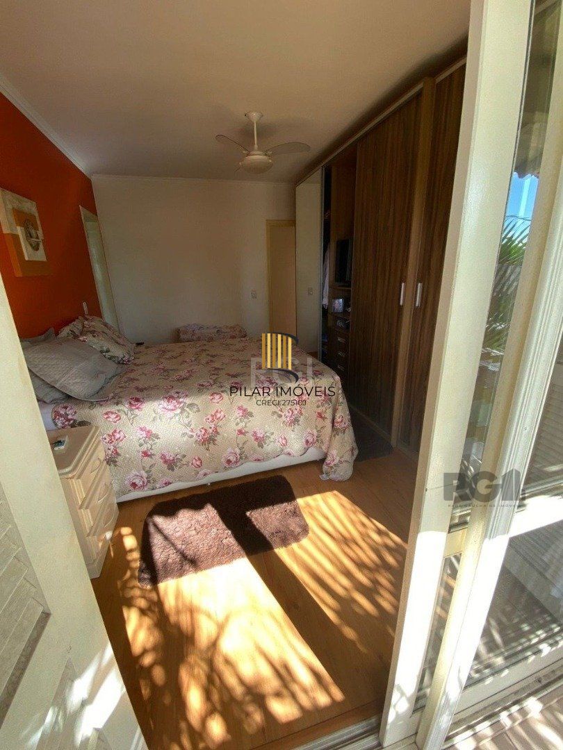 Casa para Venda - 250m², 3 dormitórios, sendo 1 suites, 2 vagas - Cristal