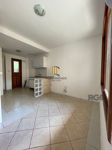 Casa de Condomínio 2 dormitórios no bairro Camaquã
