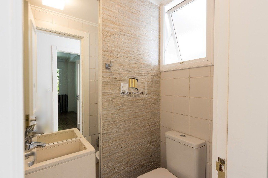 Casa Condominio para Venda - 380m², 3 dormitórios, sendo 3 suites, 4 vagas - Pedra Redonda