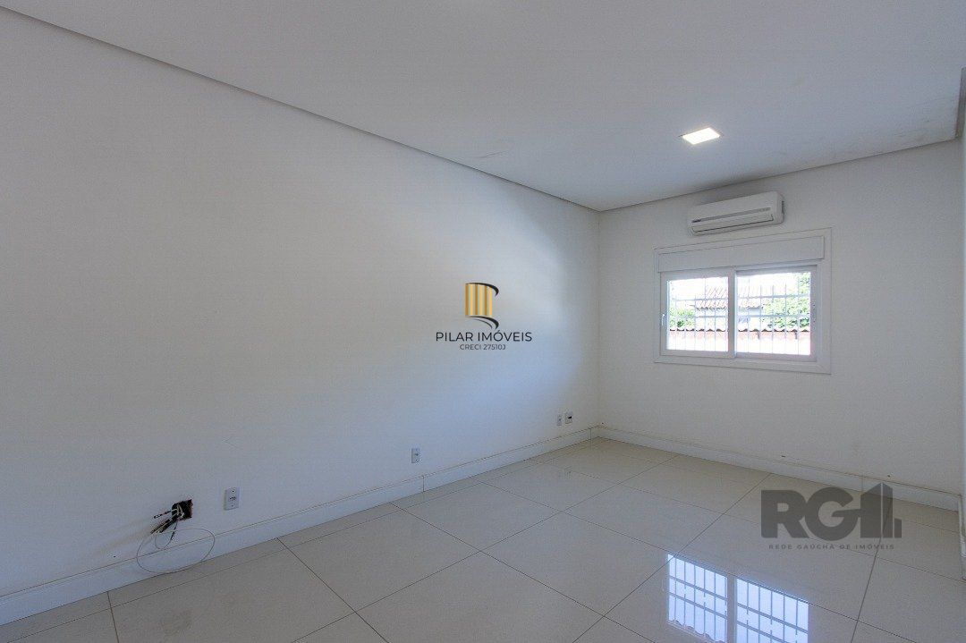 Casa 4 dormitórios no bairro Nonoai