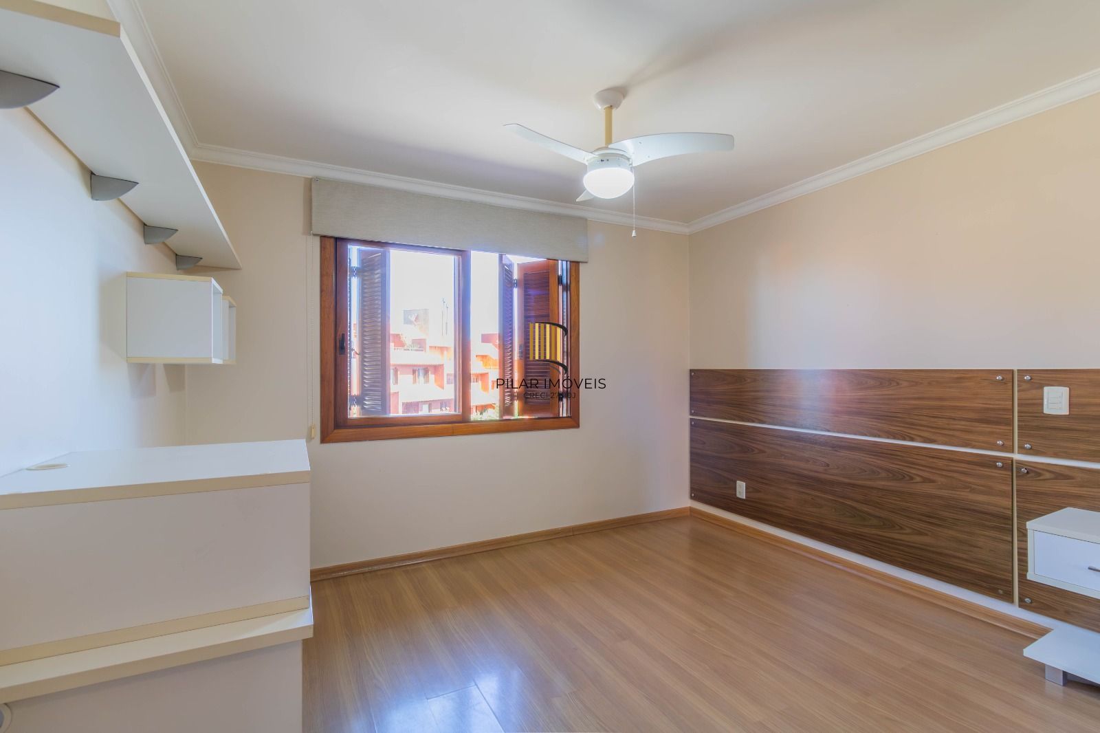 Casa Condominio para Venda - 286.89m², 4 dormitórios, sendo 2 suites, 2 vagas - Cristal