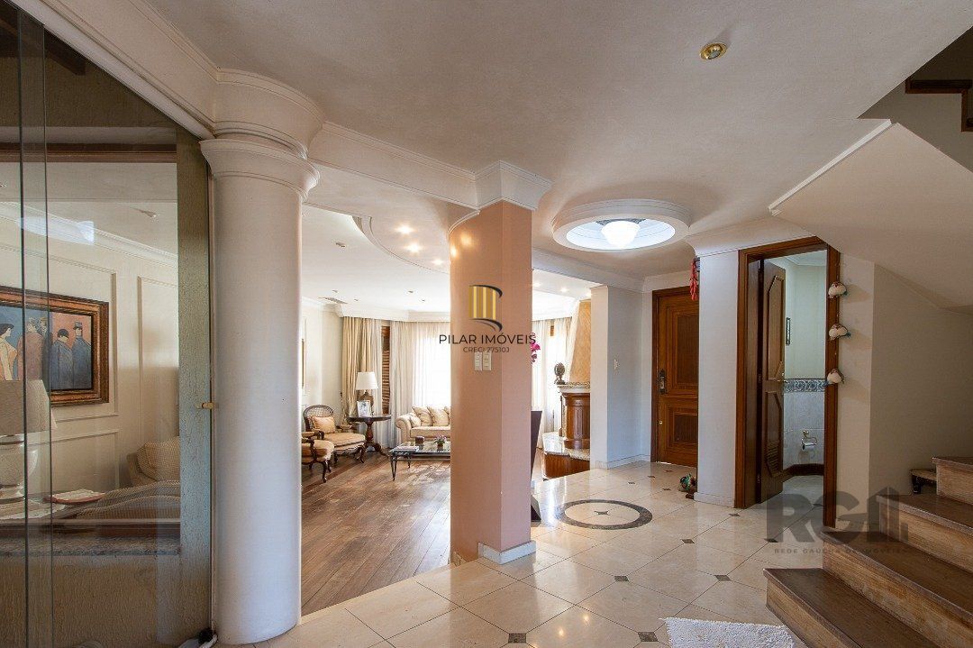 Casa para Venda - 450m², 4 dormitórios, sendo 4 suites, 5 vagas - Vila Assunção