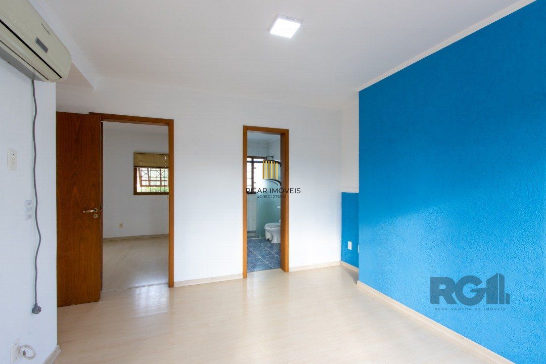 Casa 4 dormitórios no bairro Ipanema
