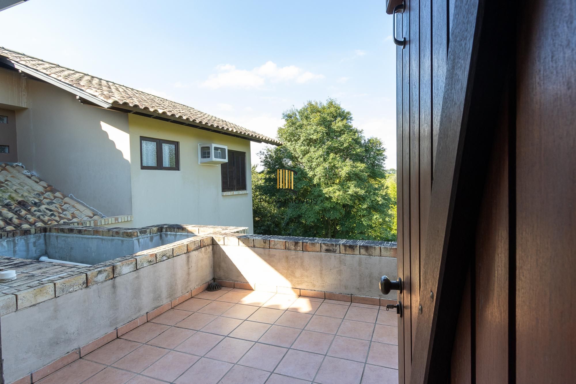 Casa em condomínio á venda com 6 dormitórios em Porto Alegre