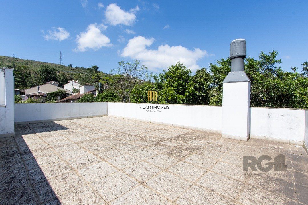 Casa 3 dormitórios no bairro Nonoai