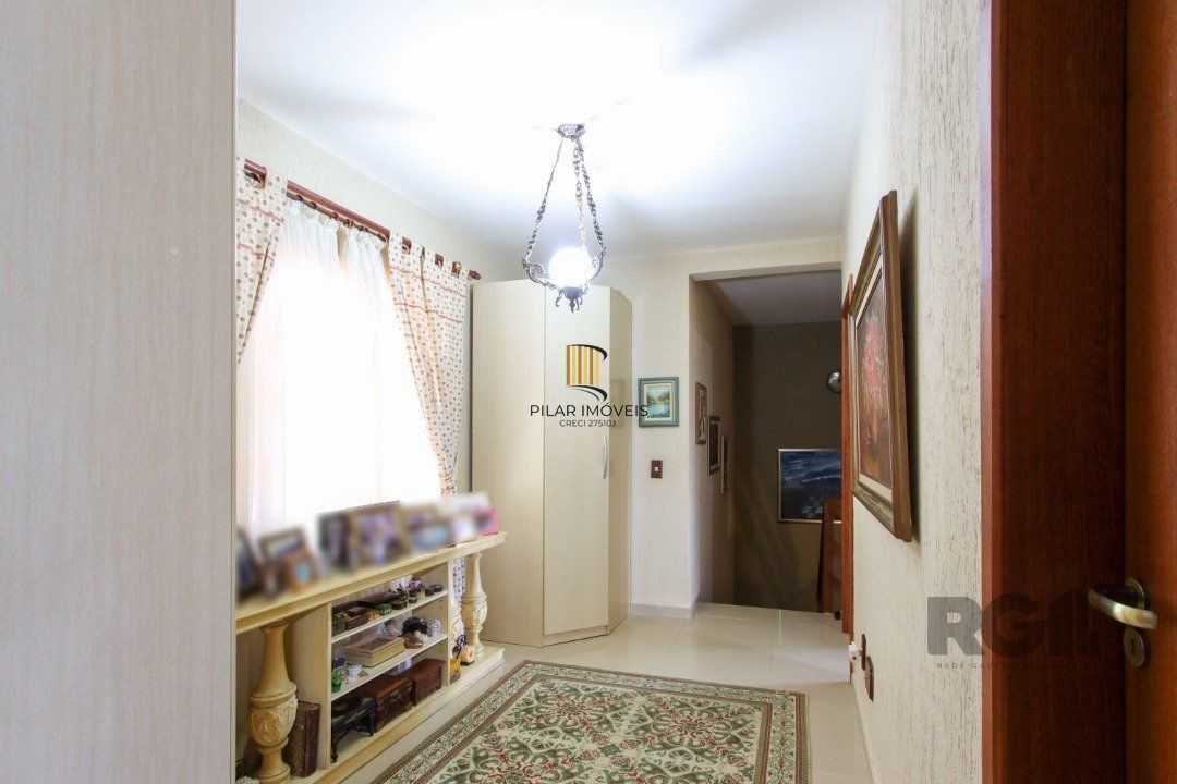 Excelente Casa Tipo Sobrado de alvenaria
