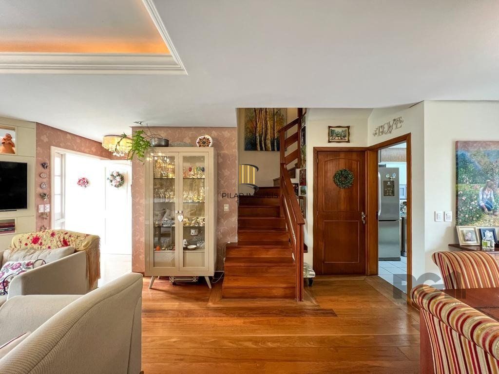 Excelente casa em condomínio no Bairro Tristeza - Ao lado do Shopping Paseo
