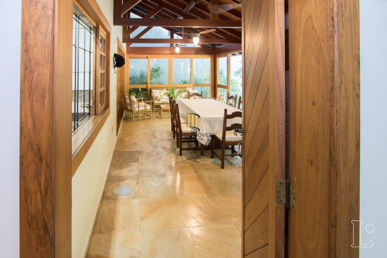 Casa para Venda - 427m², 4 dormitórios, sendo 1 suites, 4 vagas - Jardim Isabel