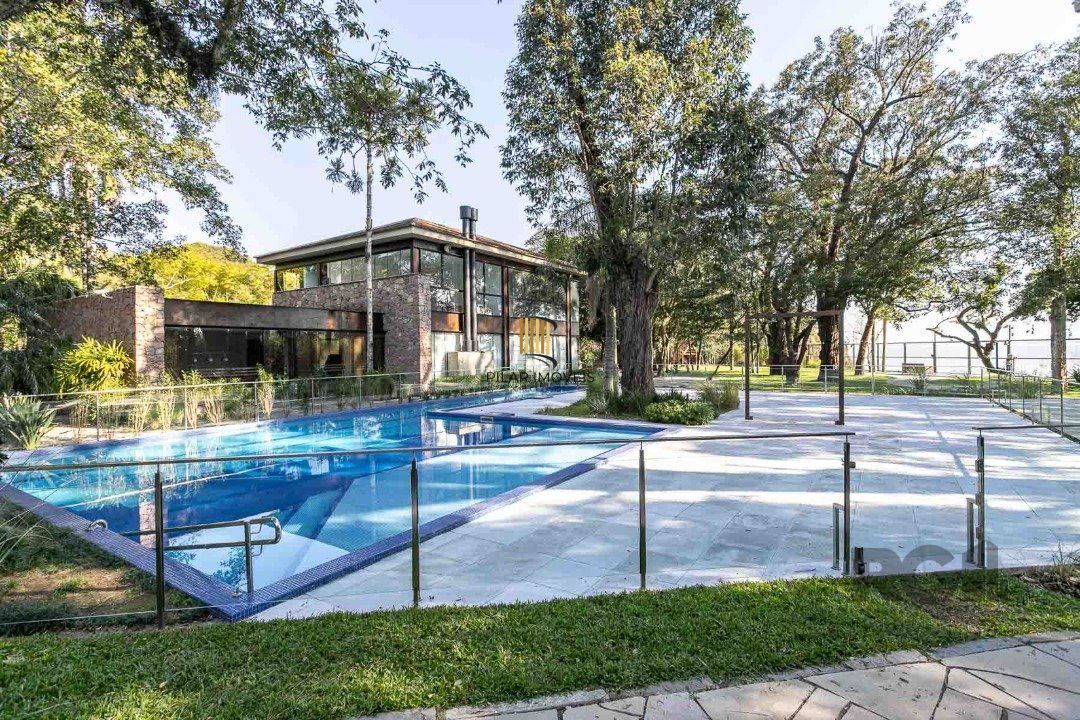 Casa mobiliada no Condomínio Las Rocas com 3 suítes,
