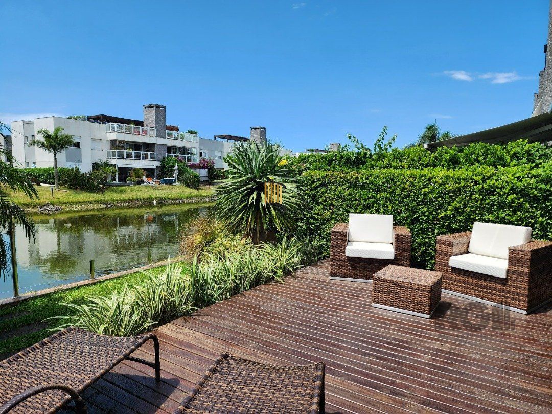 Apartamento Garden no Rossi Atlântida, Beira Lago com 2 quartos e 131m² privativos com 2 vagas de garagem.