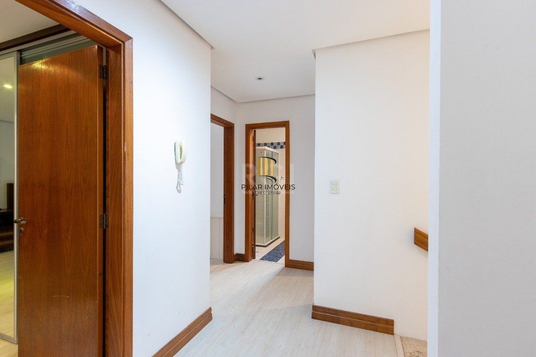Casa em condomínio para Venda com 4 dormitórios, sendo 1 suites e 4 vagas no bairro Ipanema