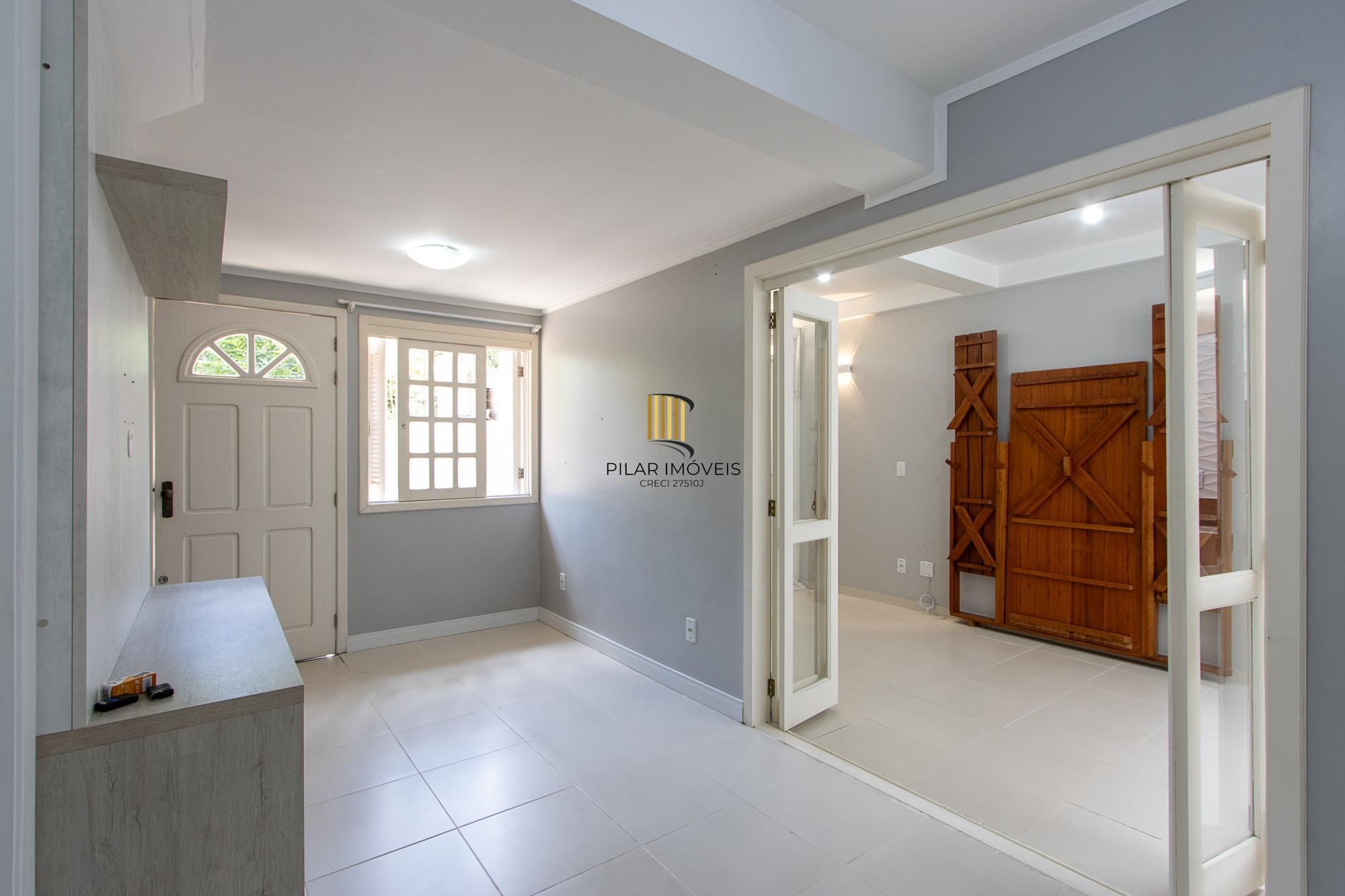 Casa de Condomínio 3 dormitórios no bairro Cristal