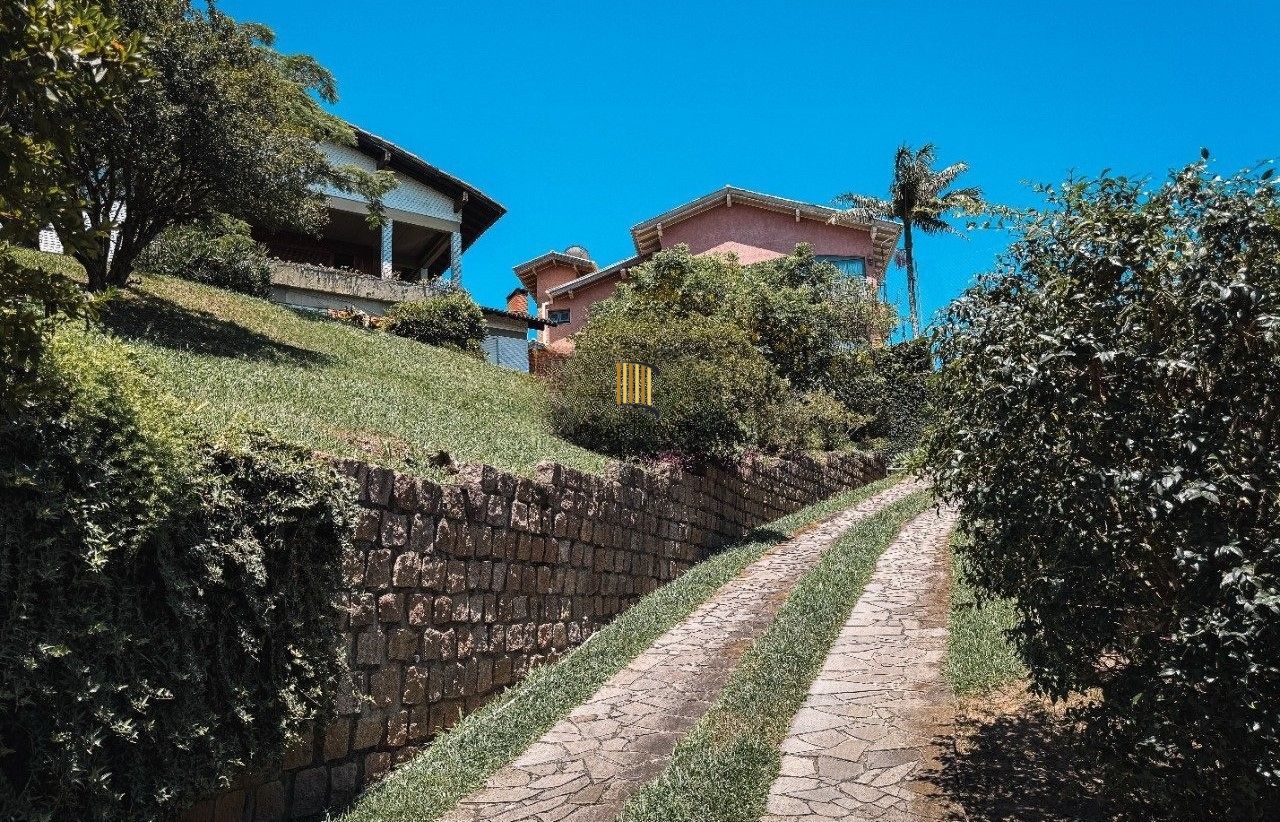 Casa bairro Sétimo Céu, 463m² privativos, vista privilegiada do Rio Guaíba em terreno de 1.423m².